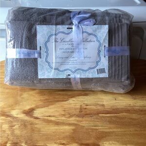 Amrapur 6 Piece Jacquard Towel Set Platinum 56JQRBBG-PLT-ST